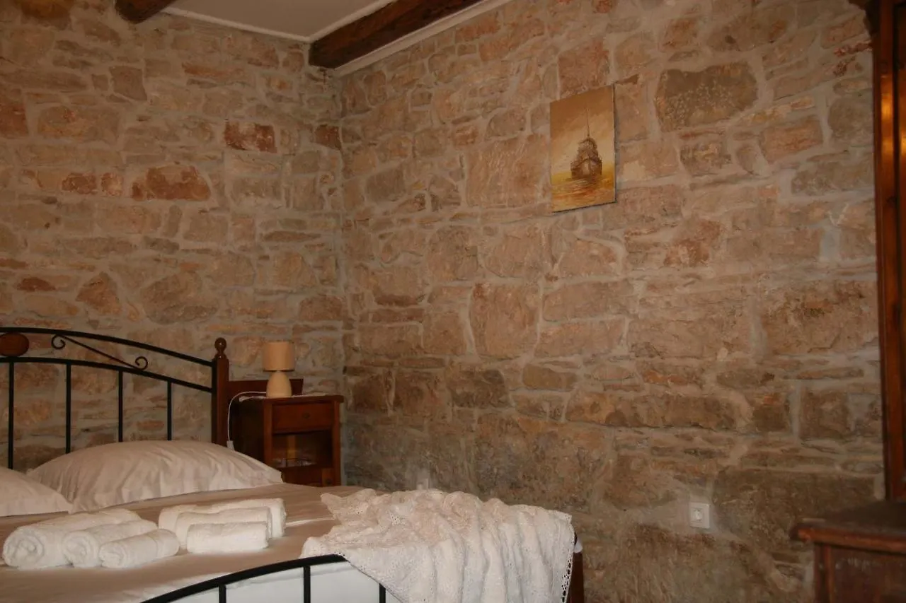 Apartments Sena Pula 0*,