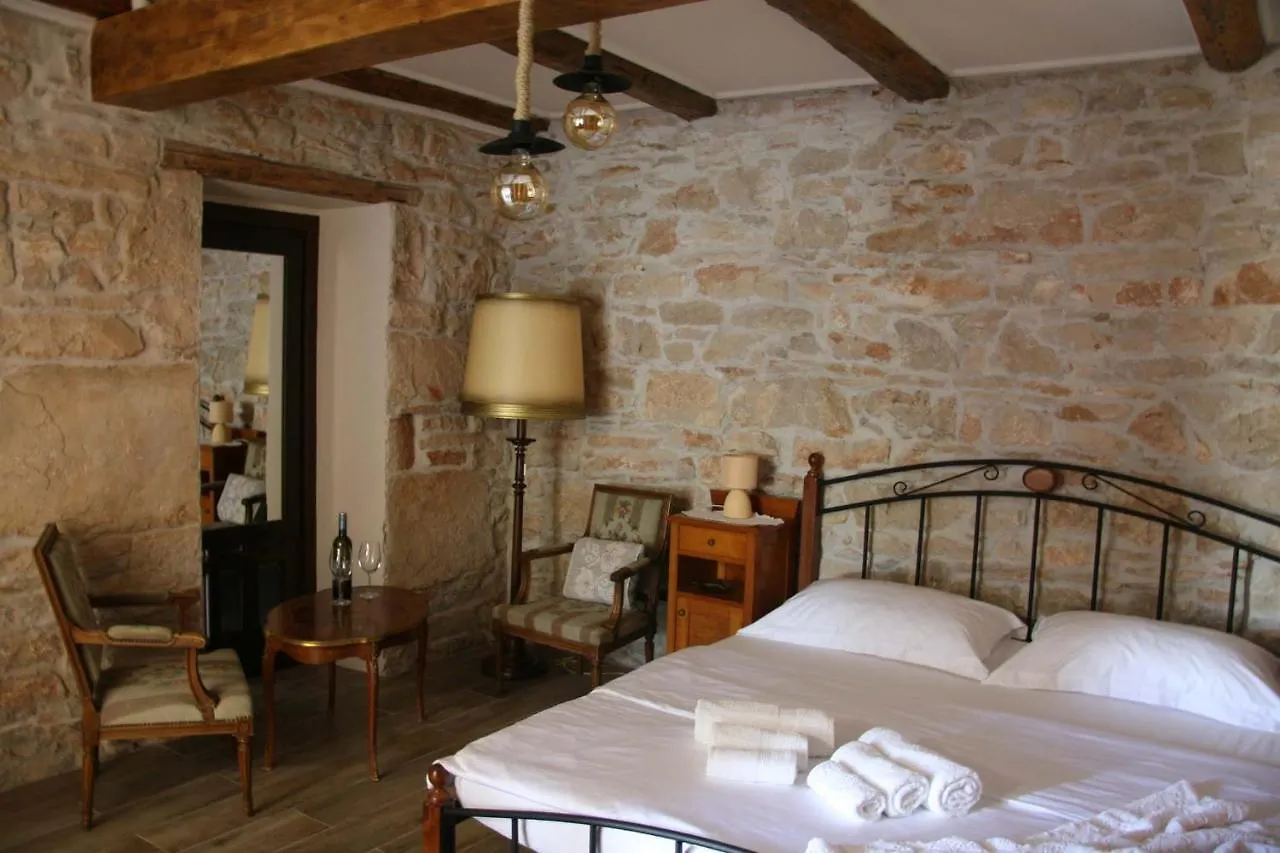 Apartments Sena Pula