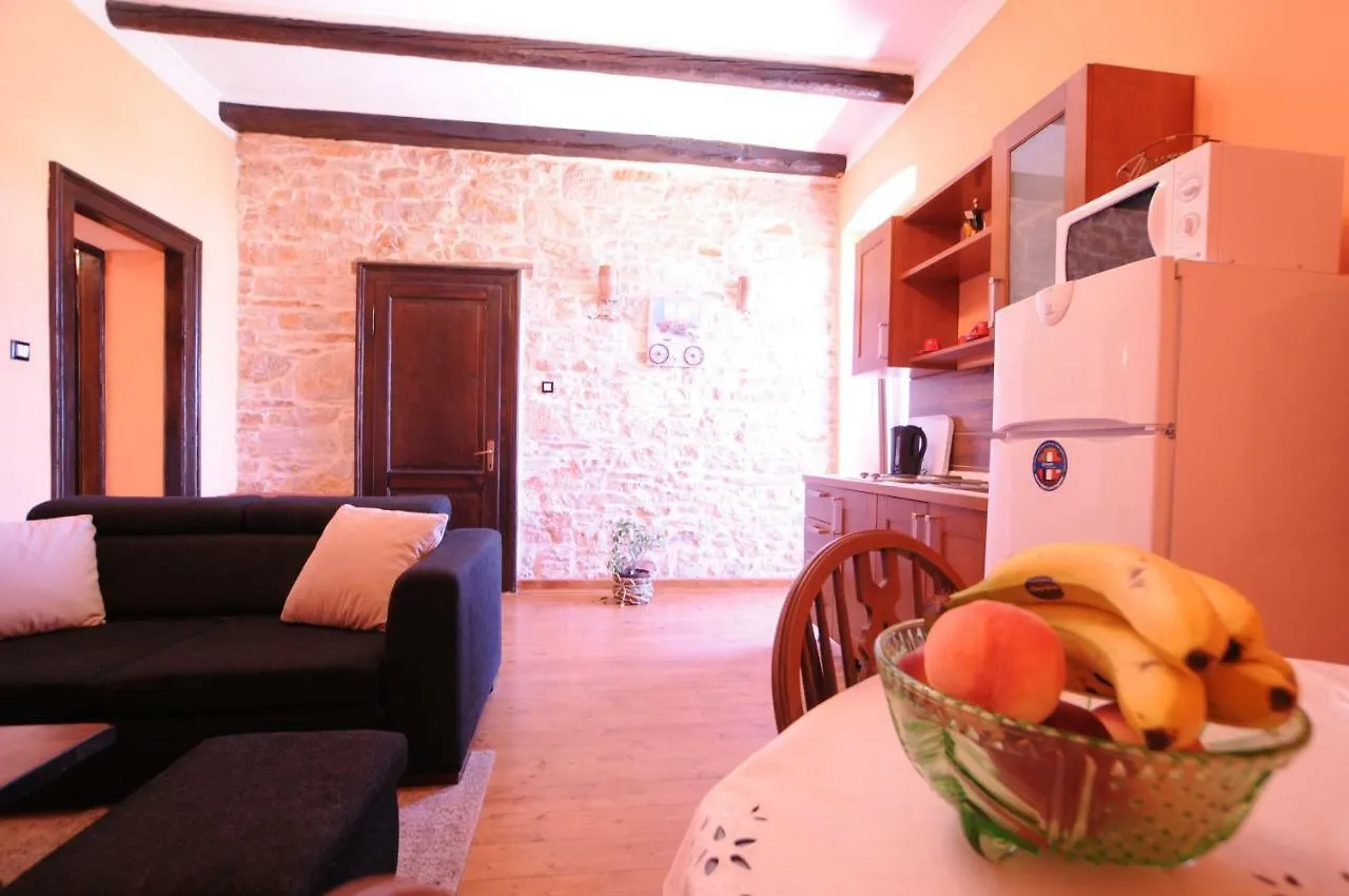 Apartments Sena Pula
