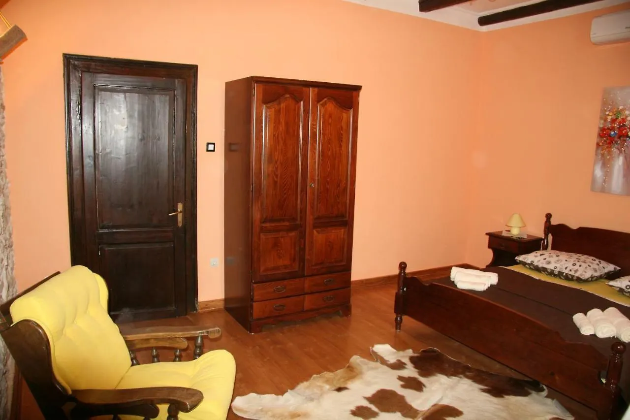 Apartments Sena Pula 0*,  Chorvatsko